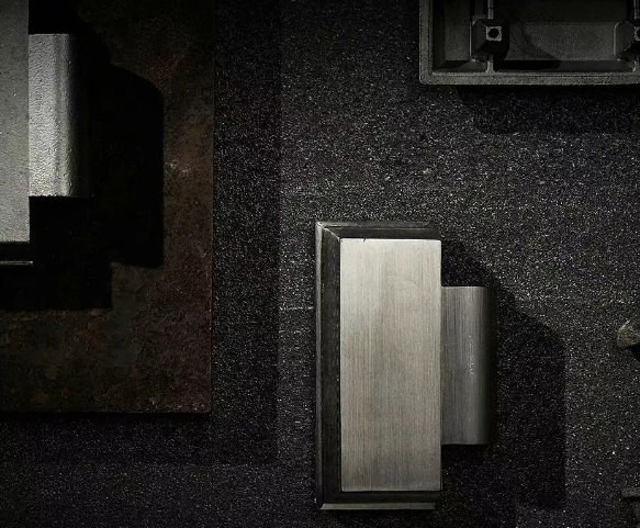 3 3